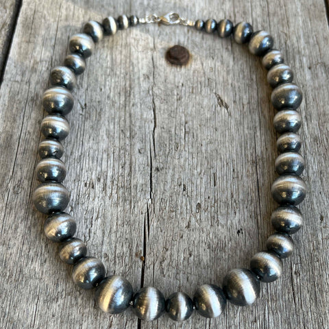 Navajo Pearl Necklace with Alternating Sized Beads, 18" Length