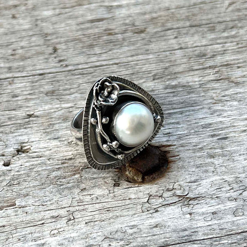 Sterling Silver White Freshwater Pearl Cabochon Sterling Silver Ring Size 8.5
